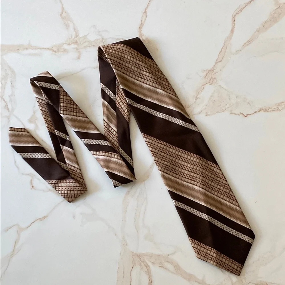 Elegant Brown Striped Men's Tie